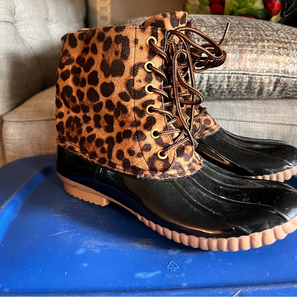 Leopard Print Women's Lace-Up Boots - Picture 2 of 6